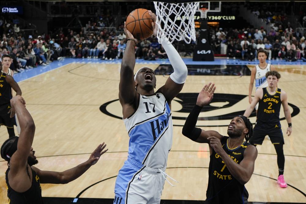 篮球火箭球员连续三场命中关键投篮